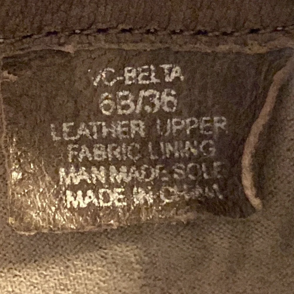 Vince Camuto Belta Stacked Heel Leather Bootie Rounded Toe Pebbled & Ple…